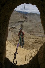 Lost Cave Temples of the Himalaya (2009)
