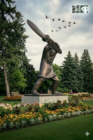 Лео Мол. У світлі й темряві (1994)