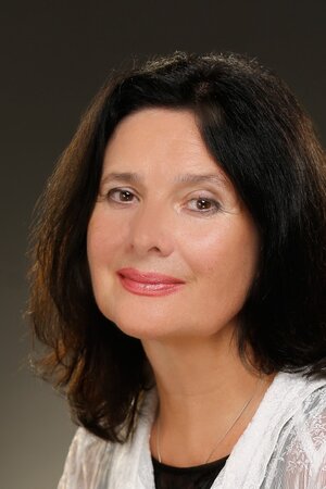 Поліна Лазова