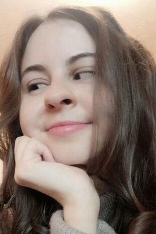 Альона Білоусова