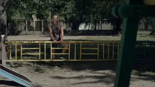 Зелена кофта постер
