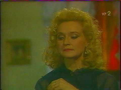 Вісім люблячих жінок (1992)